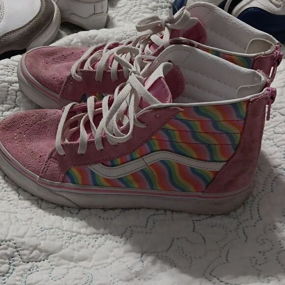 Vans   - Picture 2 of 5